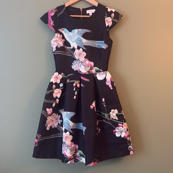 Ted Baker Zaldana Mini Dress Flight of the Orient Black Birds Novelty Sz 0 XXS - Picture 4 of 12